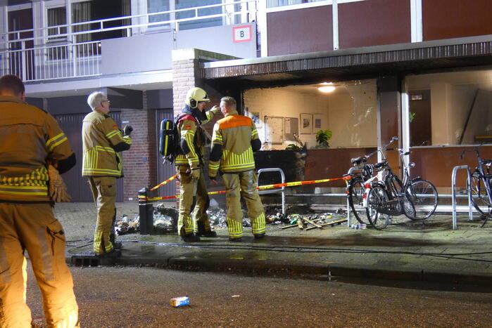 Rook in flat wegens afvalbrand