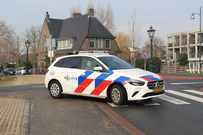 Scooter belandt in het water na uitwijkmanoeuvre