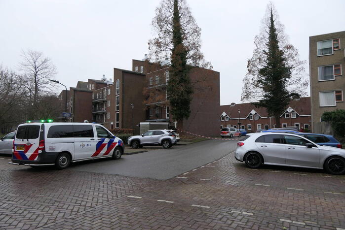 Brand op dak van woontoren