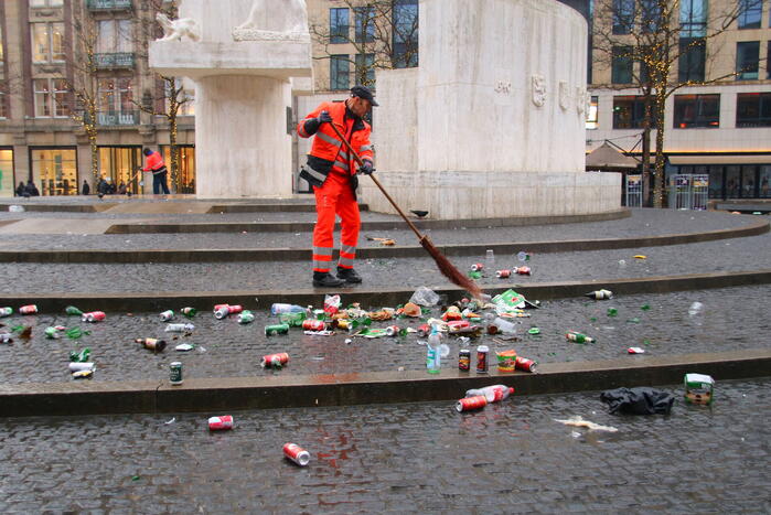 Stadsreiniging druk met rommel van supporters