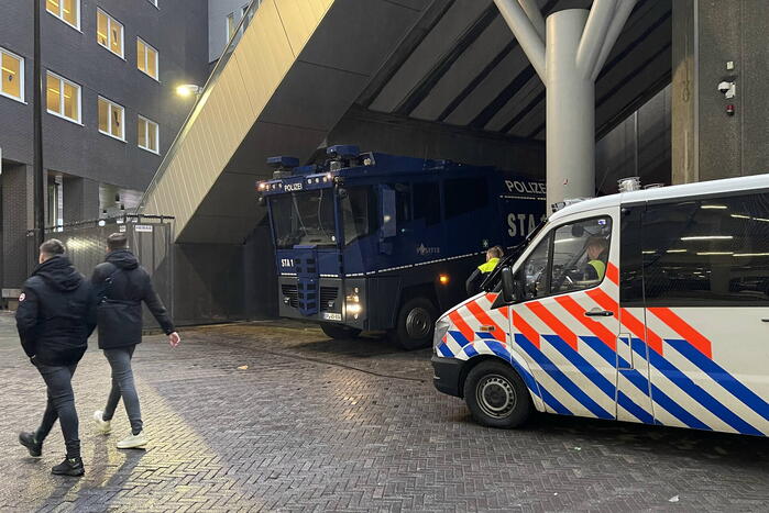 Stadsreiniging druk met rommel van supporters