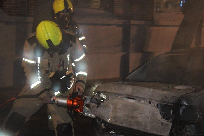 Auto verwoest door brand