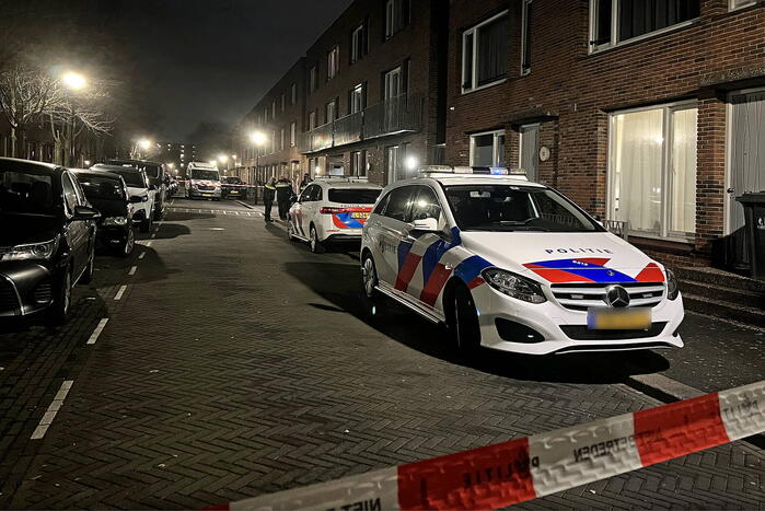 Straat afgezet na woningoverval