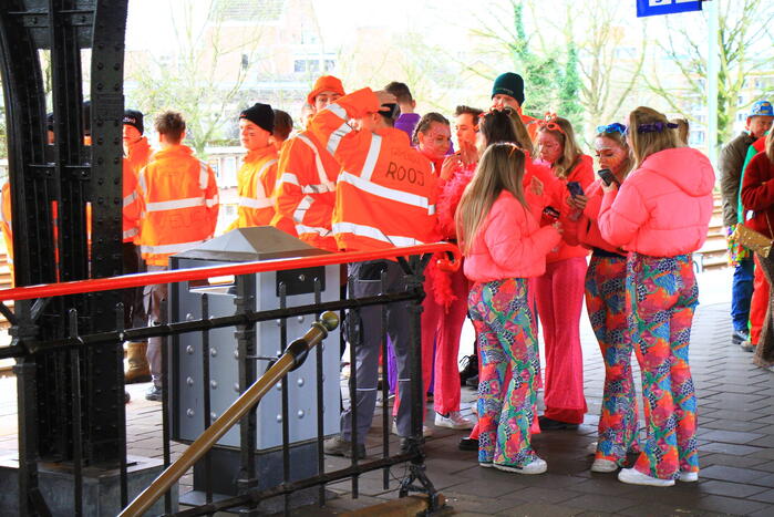 Grote drukte op station vanwege dag twee carnaval