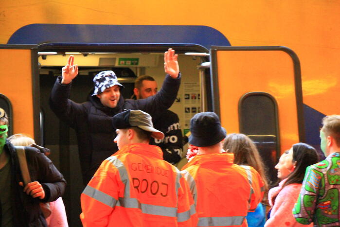 Grote drukte op station vanwege dag twee carnaval
