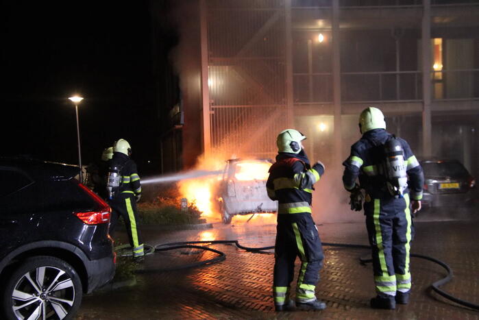 Auto verwoest door brand
