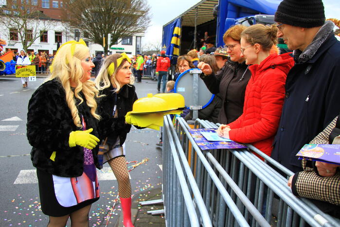 Optocht trekt veel bekijks