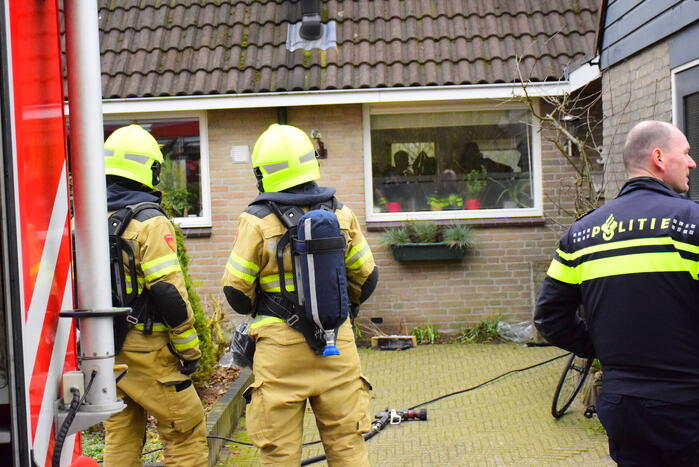 Kaars zorgt voor brand in woning