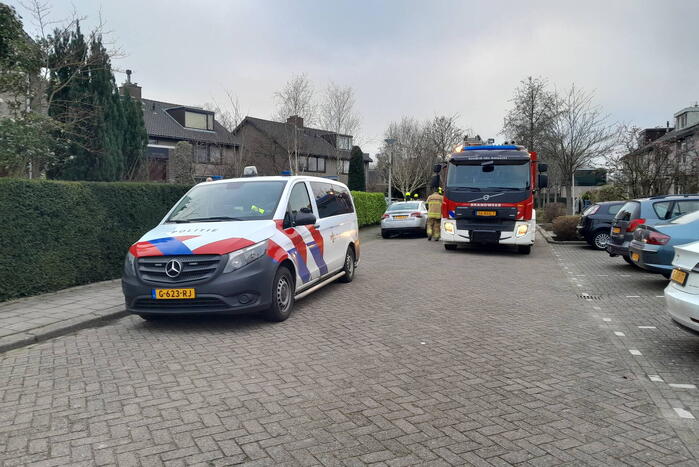 Brandweer verricht onderzoek naar gaslucht