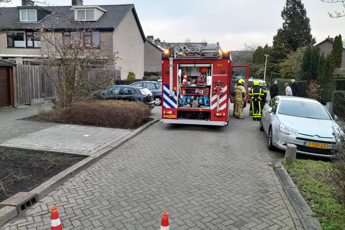 Brandweer verricht onderzoek naar gaslucht