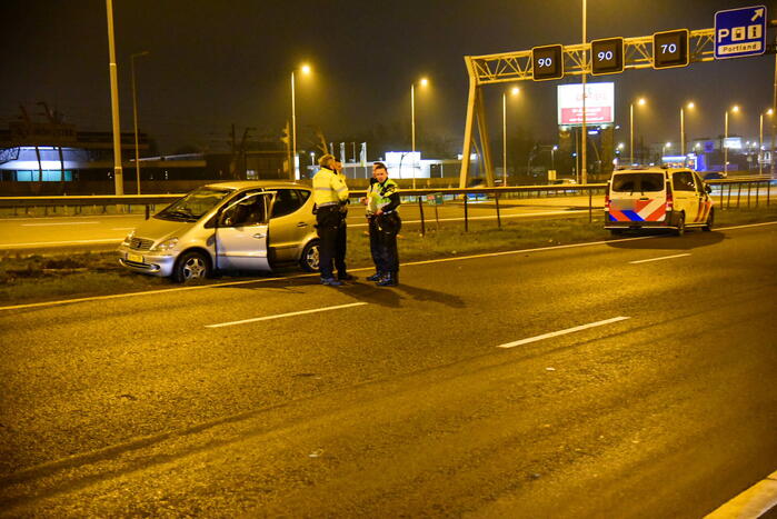 Politieagent schiet op voertuig op snelweg