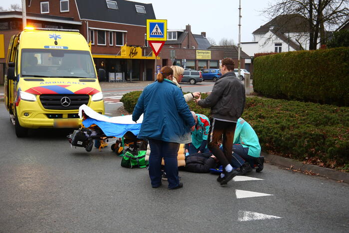 Fietser gewond bij botsing met bestelbus