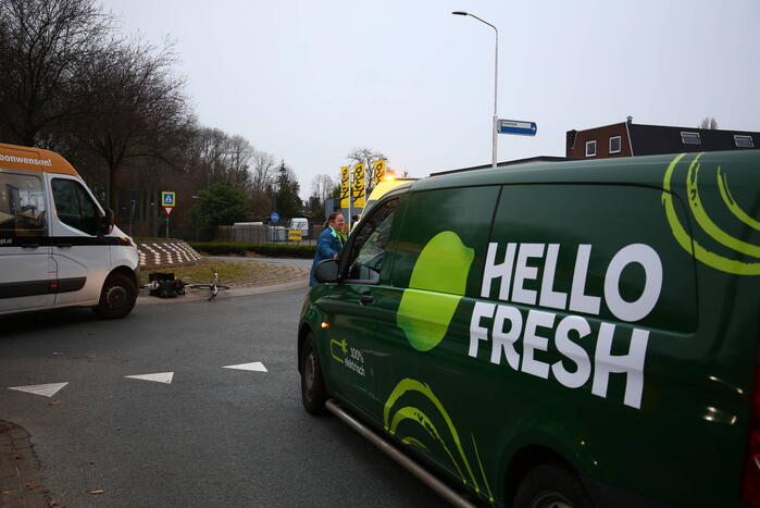 Fietser gewond bij botsing met bestelbus