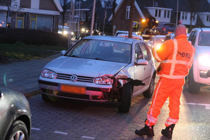 Twee auto's beschadigd bij ongeval, bestuurder onder invloed