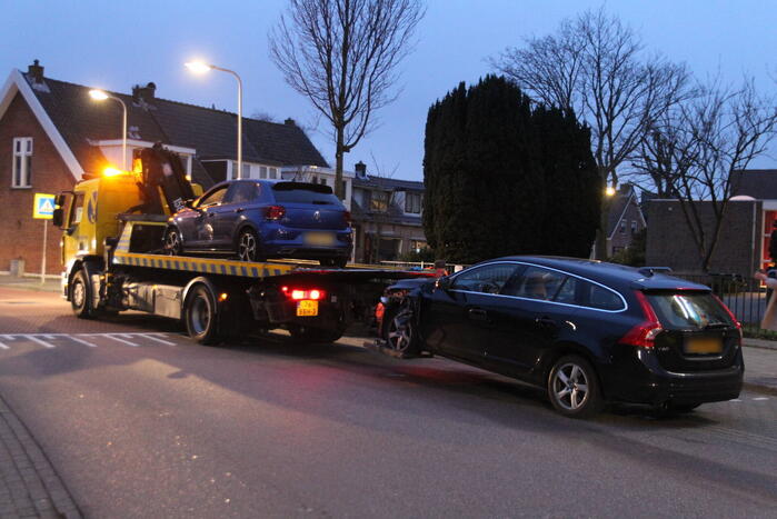 Twee auto's beschadigd bij ongeval, bestuurder onder invloed