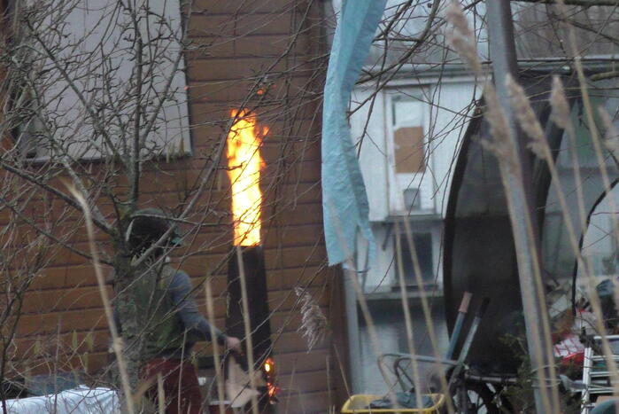 Brand op woonboot blijkt afvalverbranding