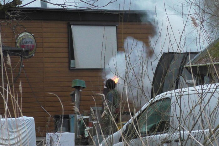 Brand op woonboot blijkt afvalverbranding