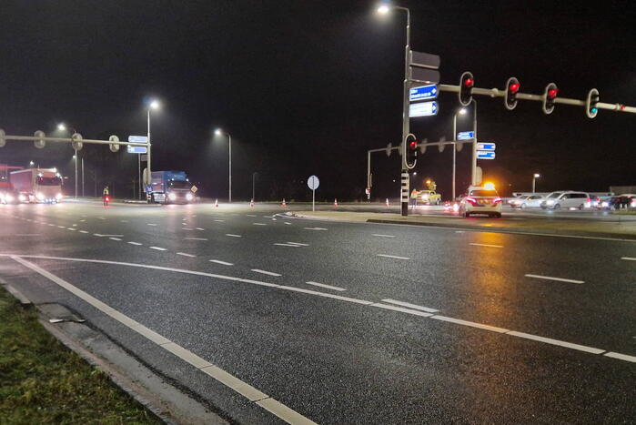 Flinke ravage na ongeval met drie voertuigen