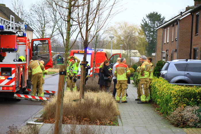 Brandweer controleert schoorsteen op brand