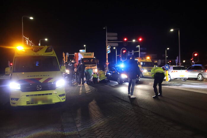 Fietser aangereden bij verkeerslichten