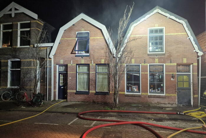 Veel rook na uitslaande brand