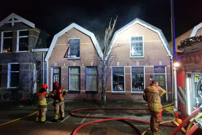 Veel rook na uitslaande brand