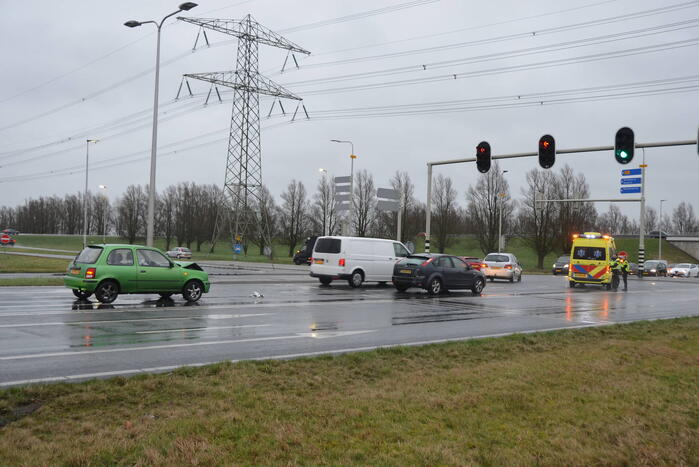 Schade bij kop-staartbotsing voor verkeerslichten
