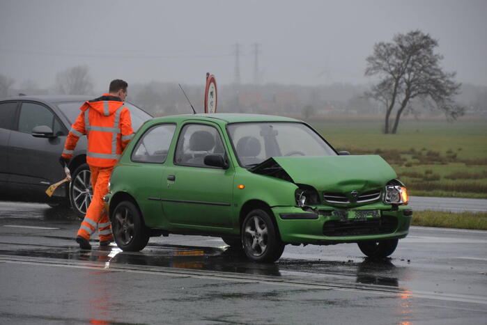 Schade bij kop-staartbotsing voor verkeerslichten