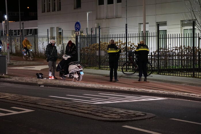 Fietser gewond bij botsing met scooter