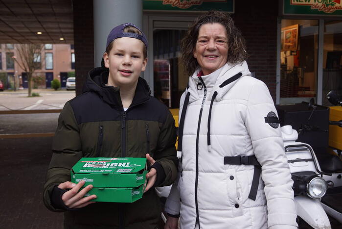 Pizzaria geeft gratis pizza's als wervingscampagne