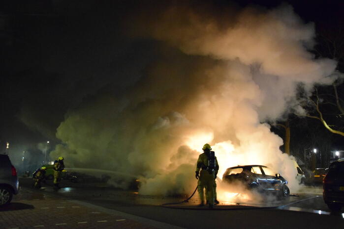 Meerdere voertuigen volledig uitgebrand