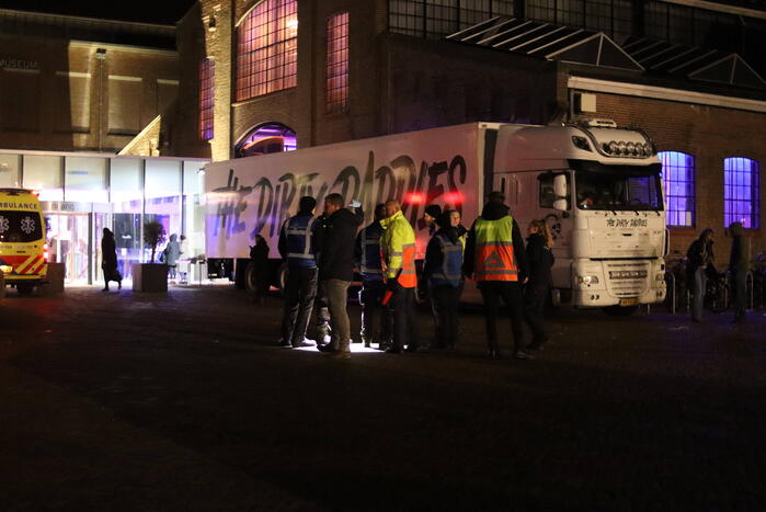 Persoon overleden na val van trap in theater