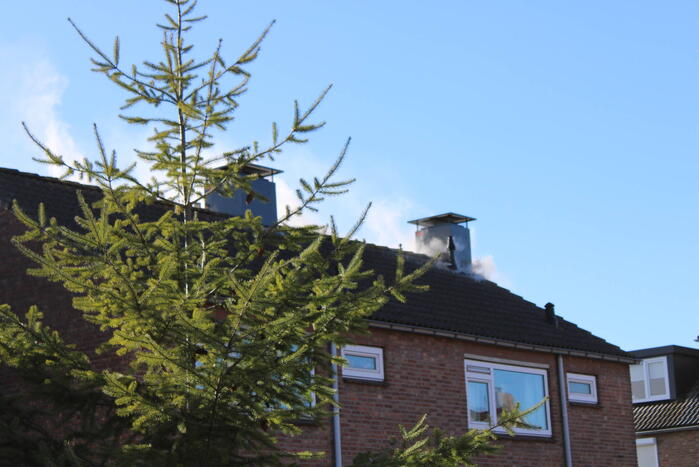 Veel rookontwikkeling bij hevige schoorsteenbrand
