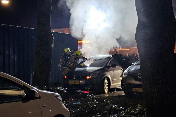 Auto verwoest door brand