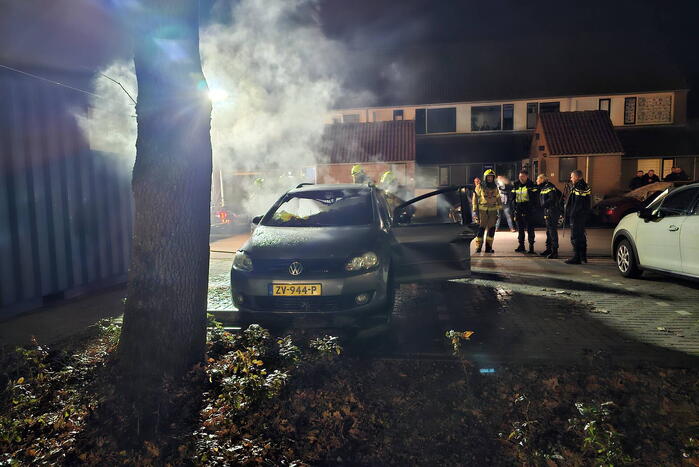 Auto verwoest door brand