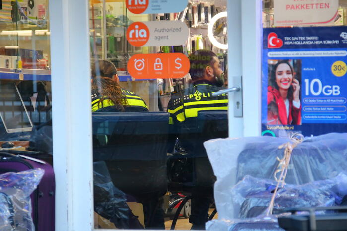 Onderzoek naar overval op telefoonwinkel