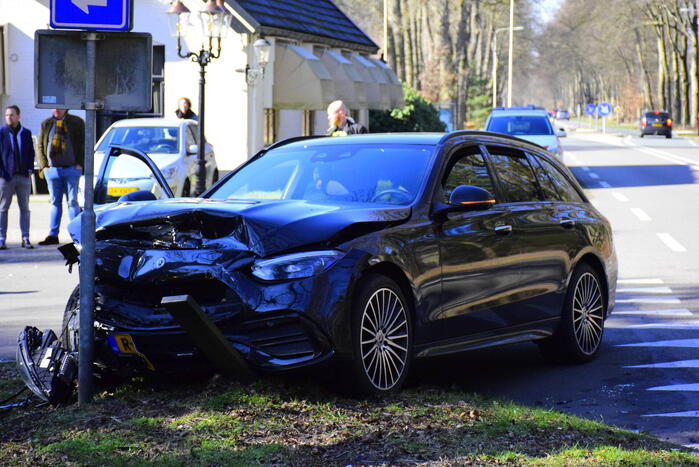 Flinke schade bij aanrijding op kruising