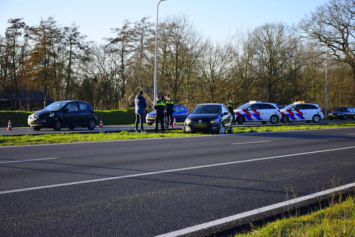 Claxon van auto blijft hangen na botsing