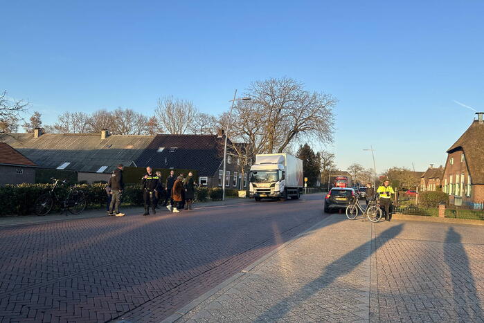 Fietser gewond bij aanrijding met vrachtwagen