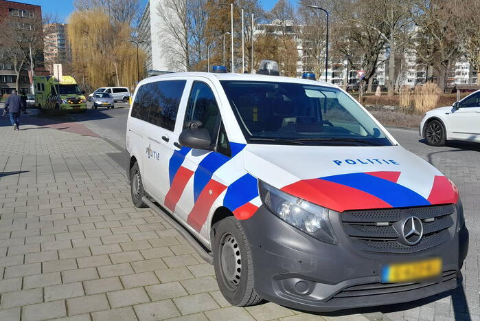 Bestuurder scootmobiel gewond bij botsing met auto