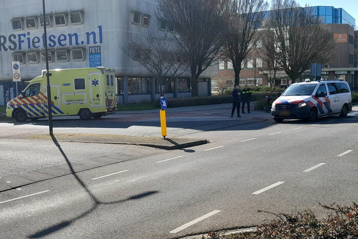 Bestuurder scootmobiel gewond bij botsing met auto