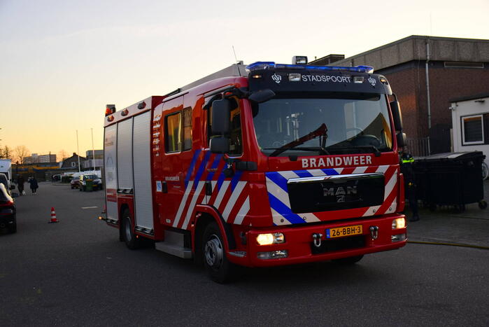 Hevige brand in woning boven bedrijfspand