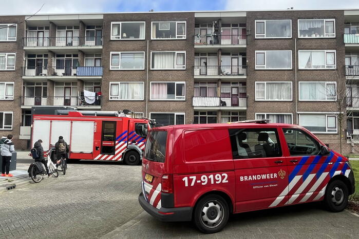 Flatwoning geventileerd vanwege gaslucht