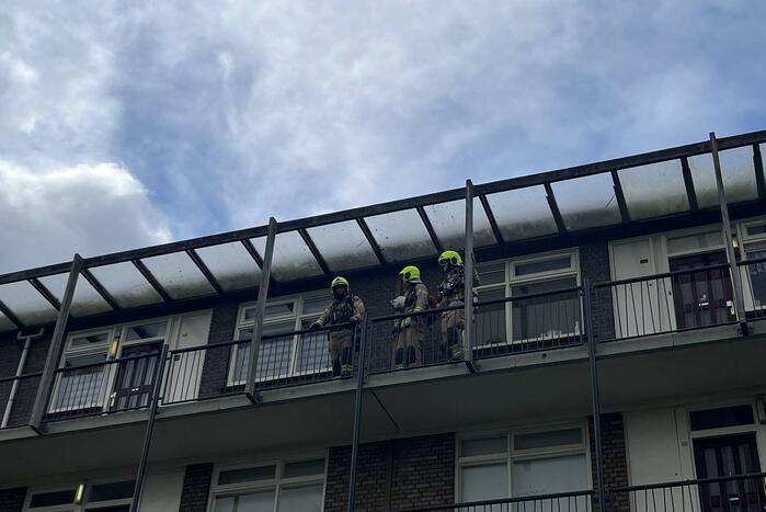 Flatwoning geventileerd vanwege gaslucht