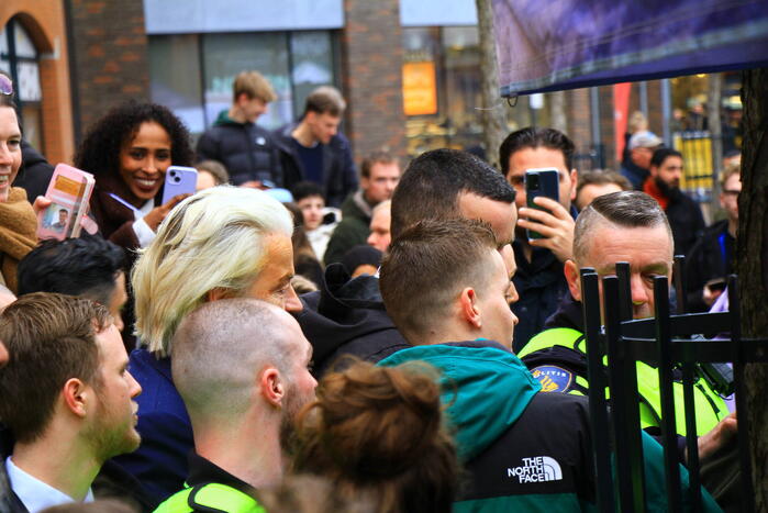 Bezoek Geert Wilders trekt veel bekijks