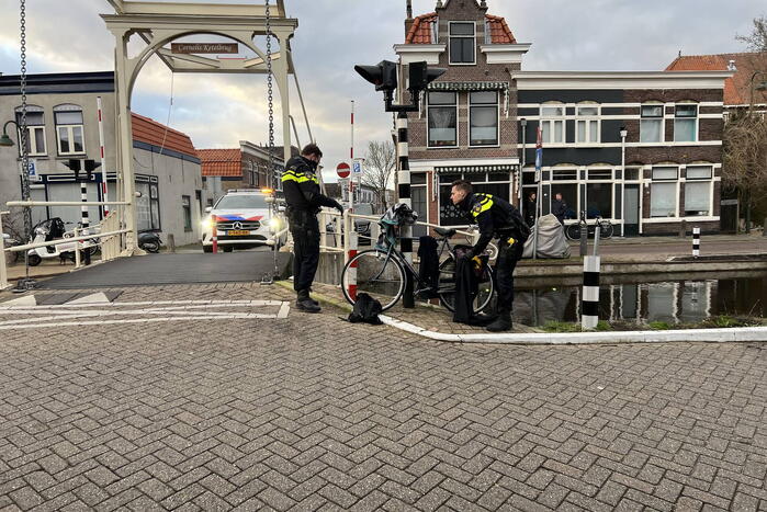 Fietser gewond na te water raken