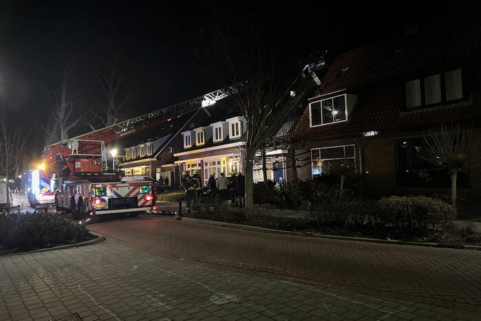 Brand in schoorsteen van woning