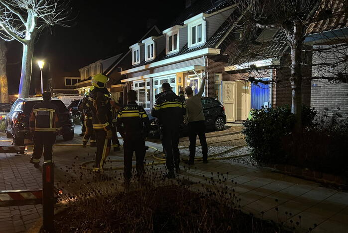 Brand in schoorsteen van woning