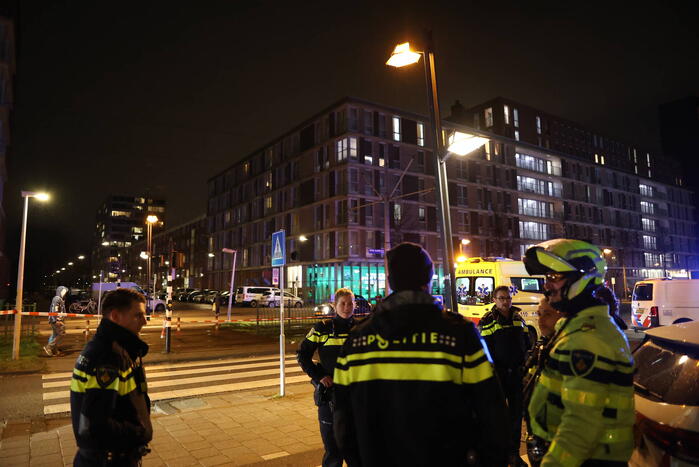 Automobilist rijdt door en laat voetganger gewond achter
