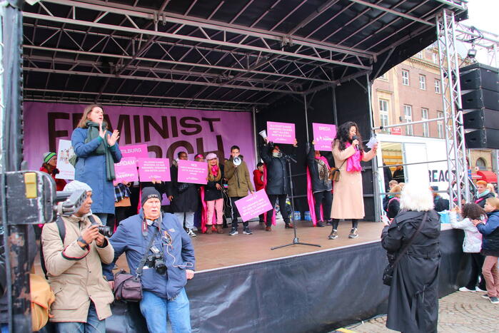 Grote drukte bij feminist march